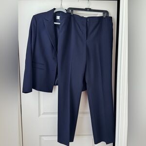 Le Suit 2-pc. Straight Leg Pant Suit